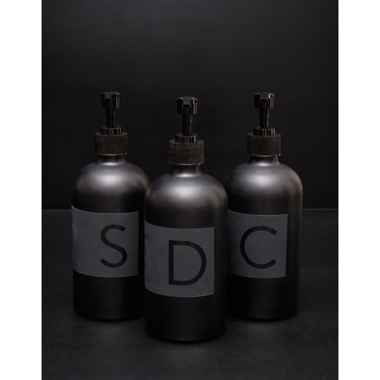 OUTLET pump bottle, black